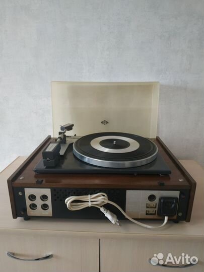 Электрофон Akords 001