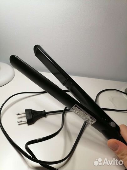 Выпрямитель для волос Vitek с турмалином