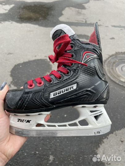 Хоккейные коньки bauer
