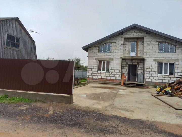 Дом 260 м² на участке 6 сот.