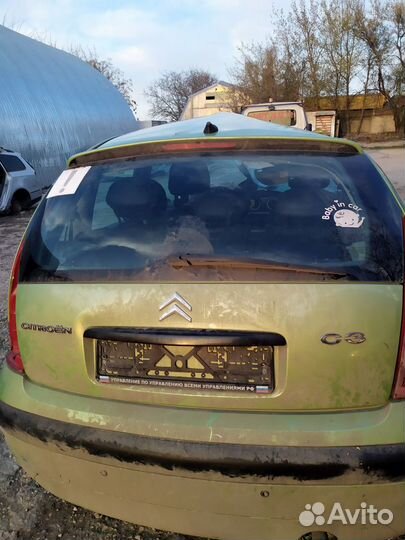 Citroen C3 стекло двери багажника