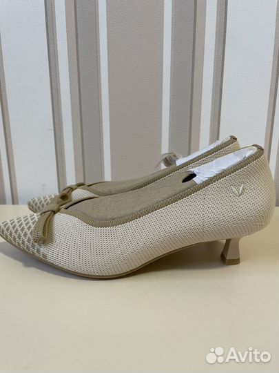 Новые туфли женские Vivaia 36,5 бежевые