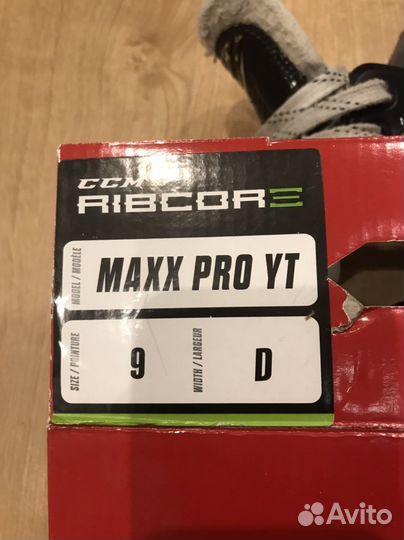 Хоккейные коньки CCM