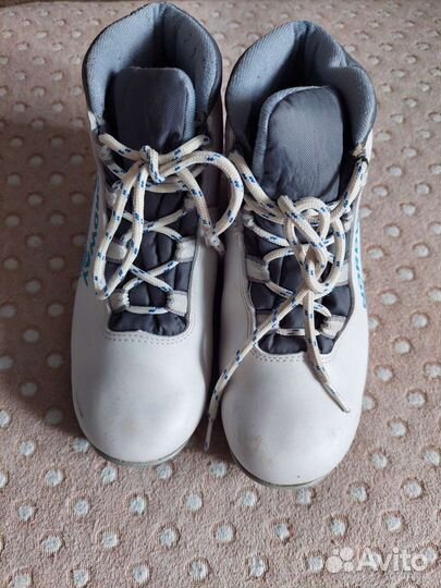 Лыжные ботинки