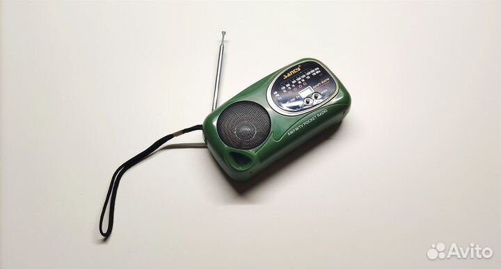 Портативный радиоприёмник (рабочий)