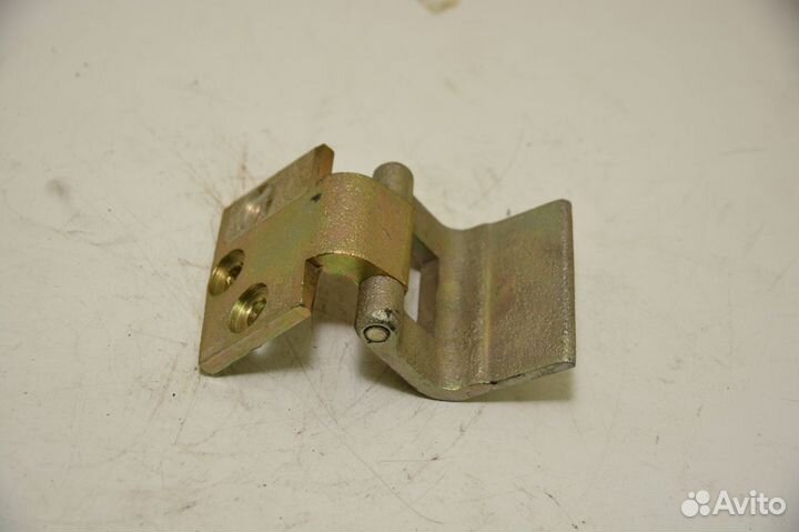 Петля УАЗ 31519,3153 двери задка нижняя