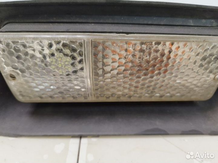 Поворотник передний левый Лада 2121