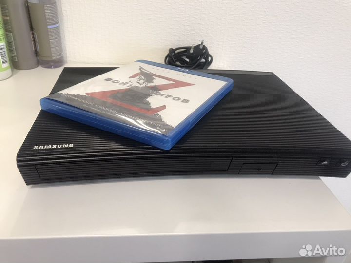 Blu ray плеер samsung BD-J5500/RU