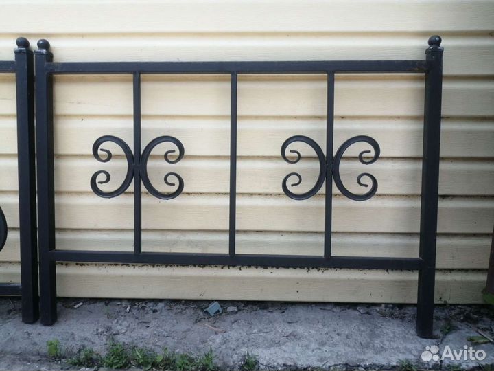 Оградки на кладбище