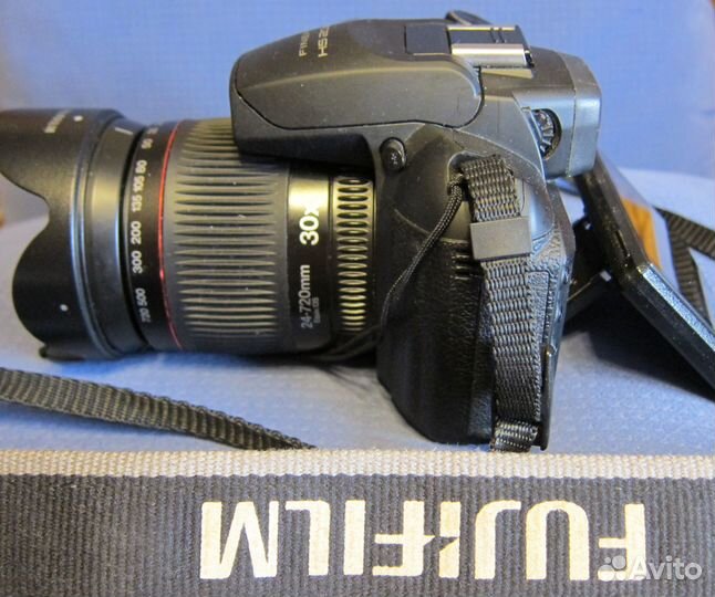 FujiFilm HS20