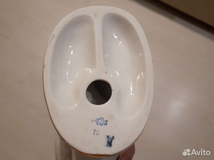 Фарфоровая статуэтка лфз Конь