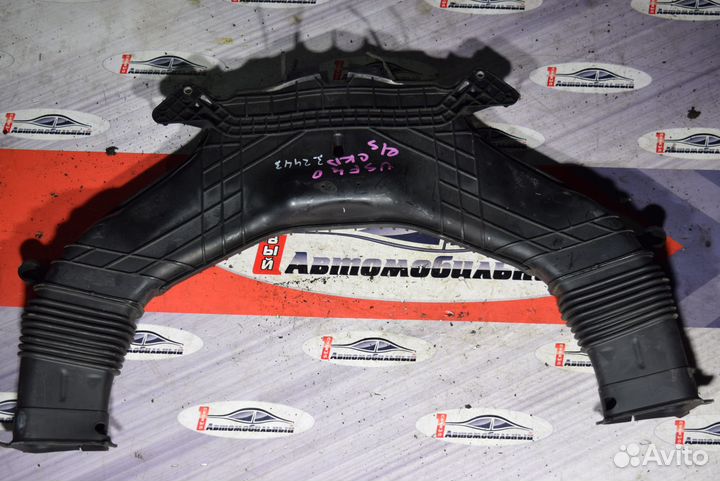 Патрубок воздушного фильтра c Lexus LS460 USF40 1U