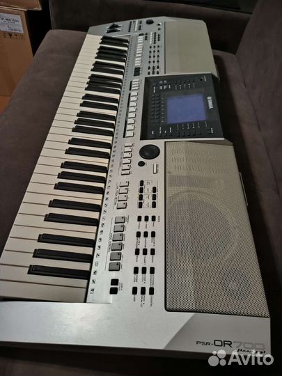 Синтезатор Yamaha PSR-OR700