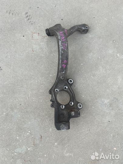 Кулак поворотный правый на Audi a6 c6 разбор