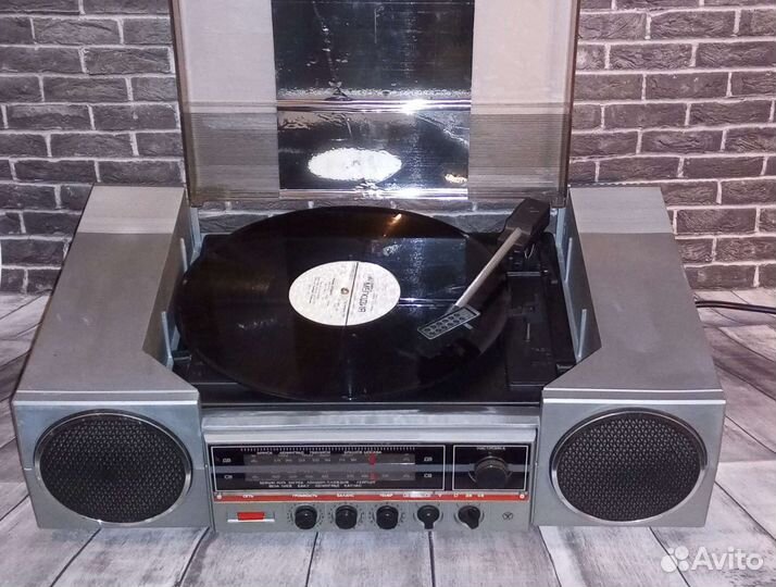 Проигрыватель винила электрофон вега