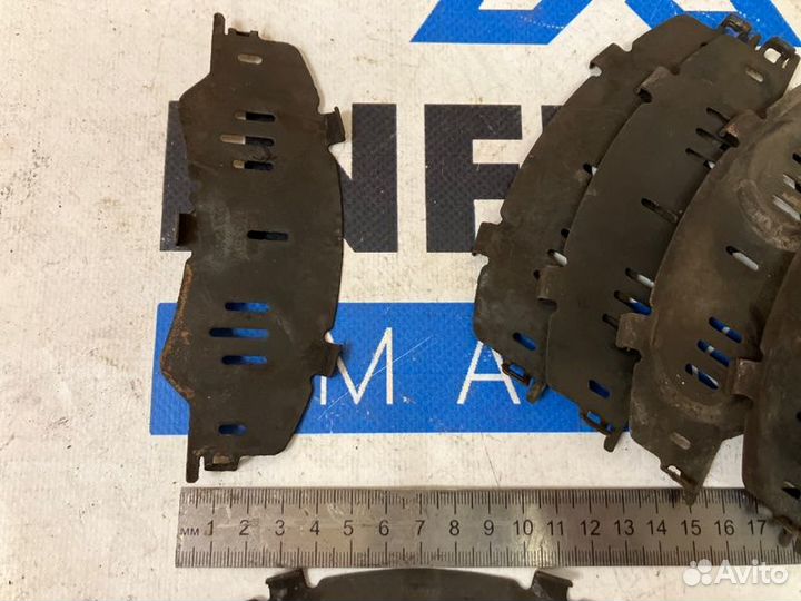 Пластины антискрипные комплект Infiniti