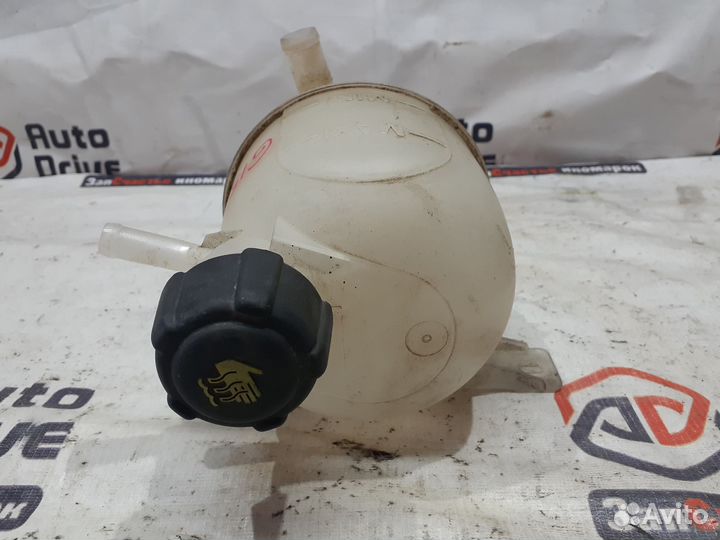 Nissan Almera G15 расширительный бачок