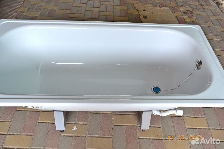 Ванная стальная и Раковина с тюльпаном