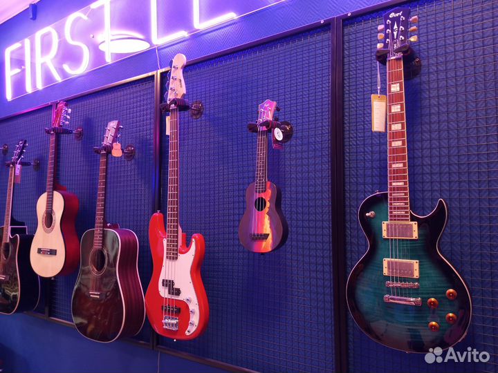 Гитара новая