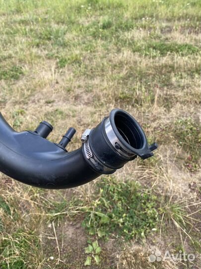 Патрубок воздушного фильтра Ford mustang 6