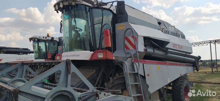 Комбайн Ростсельмаш Vector 410, 2011