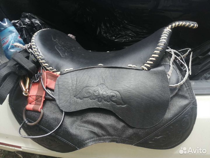 Седло для лошади