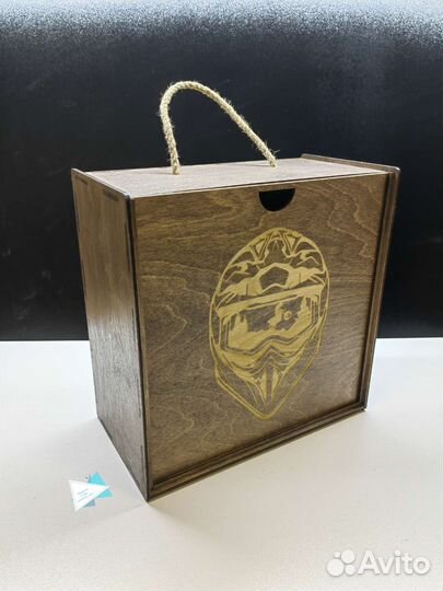 Вешалка для шлема