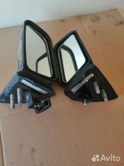 Зеркало заднего вида