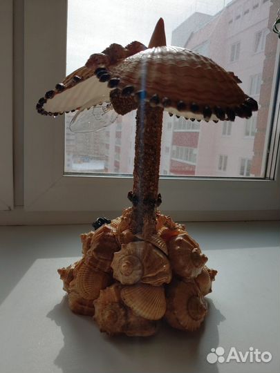 Лампа настольная из ракушек