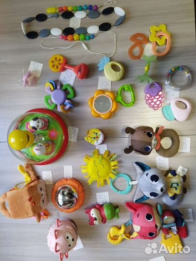 Погремушки,подвески,грызунки, грелки. Листай