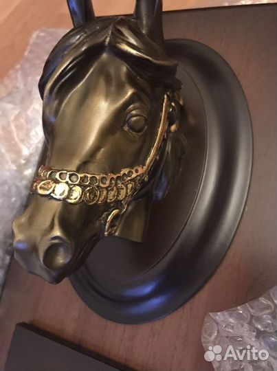 Настенные фоторамки с полкой