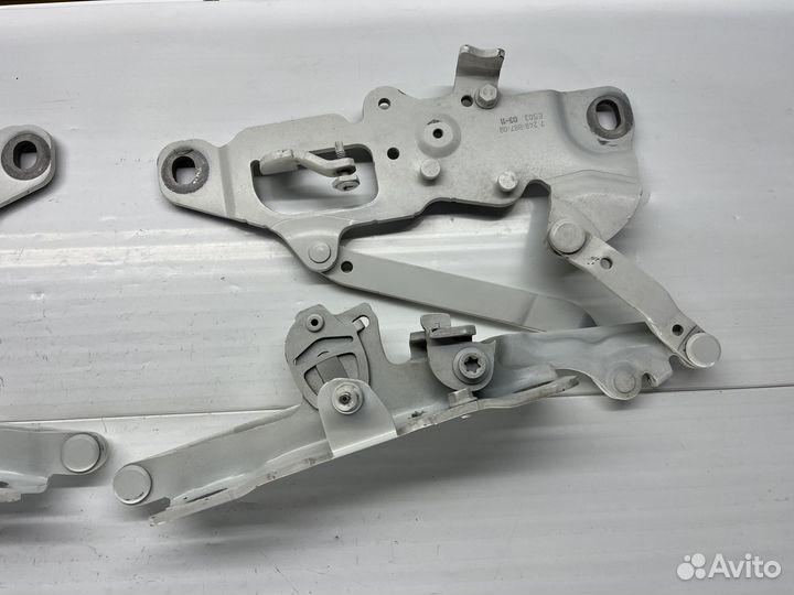 Петли капота BMW F10