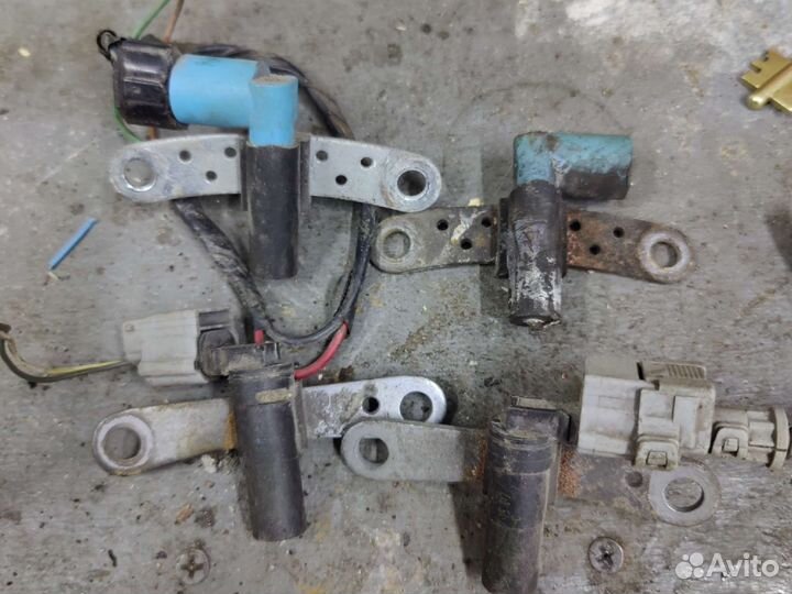 Датчик коленвала Renault Logan, Sandero, Largus