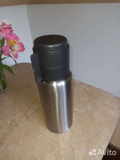 Термос 1л новый качественный 2кружки, очень легкий