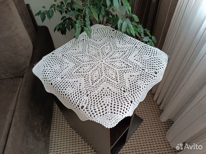 Вязаная ажурная чайная скатерть Салфетки