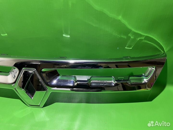 Накладка решетки радиатора Renault Duster