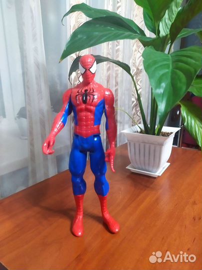 Человек паук фигурка