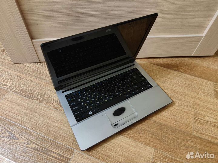 Ноутбук на Core i3-370m, 4гб, SSD 128гб