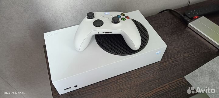 Xbox Series S + 157 игр