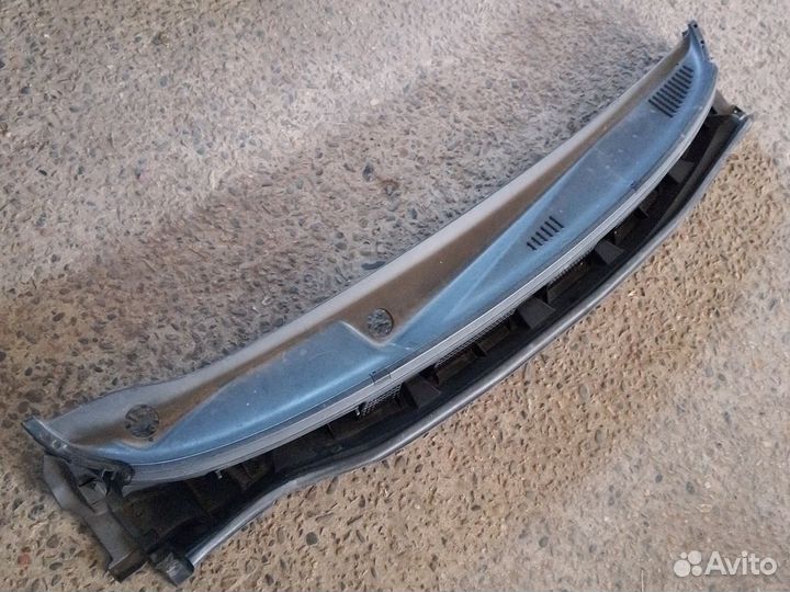 Жабо Nissan Note E11