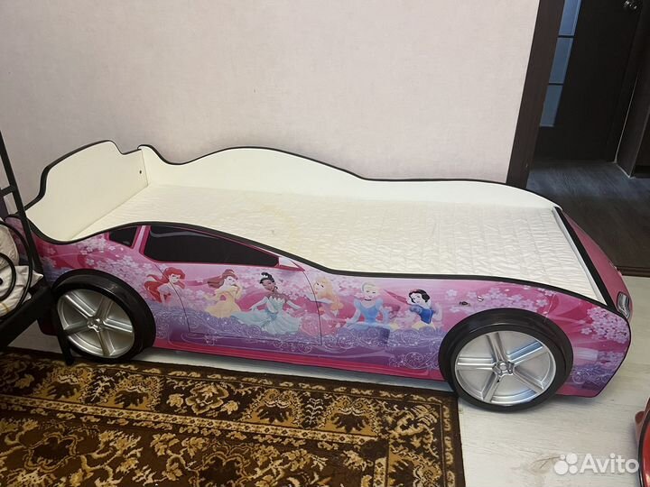 Кровать-машина для девочки