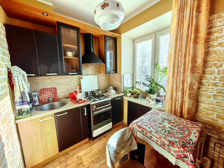 2-к. квартира, 46 м², 5/5 эт.