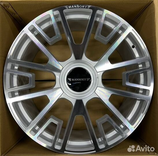 Диски на Audi Ауди Q7 4M R22