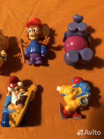 Разные фигурки из различных коллекций киндера