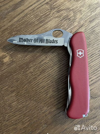 Нож victorinox Locksmith 0.8493.M red новый