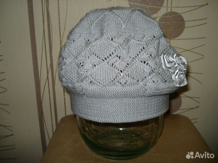 Береты р 54-56 белый новый серый б, у 1 раз возмож