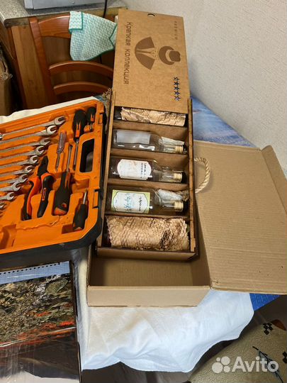 Набор инструментов для авто в чемодане