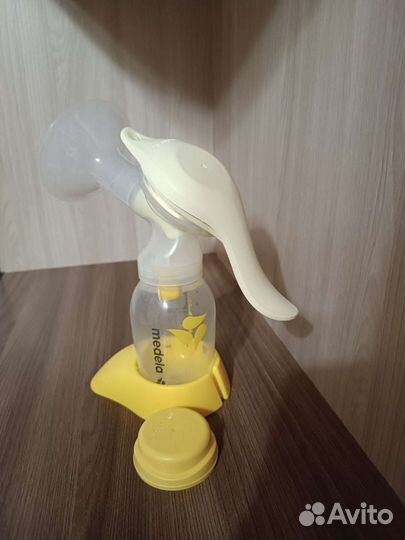 Молокоотсос medela ручной
