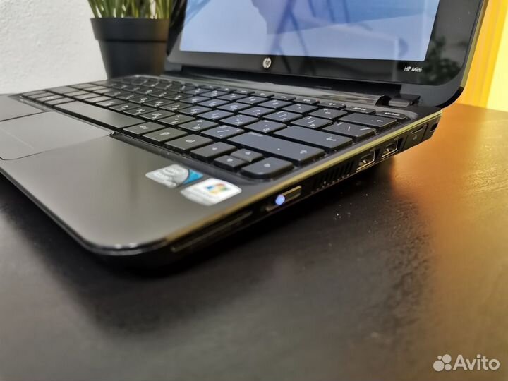Нетбук HP Mini 210-1041ER (131859)