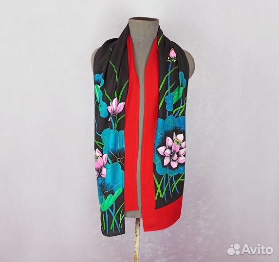 Шарф женский с ручной росписью с лотосами Новый